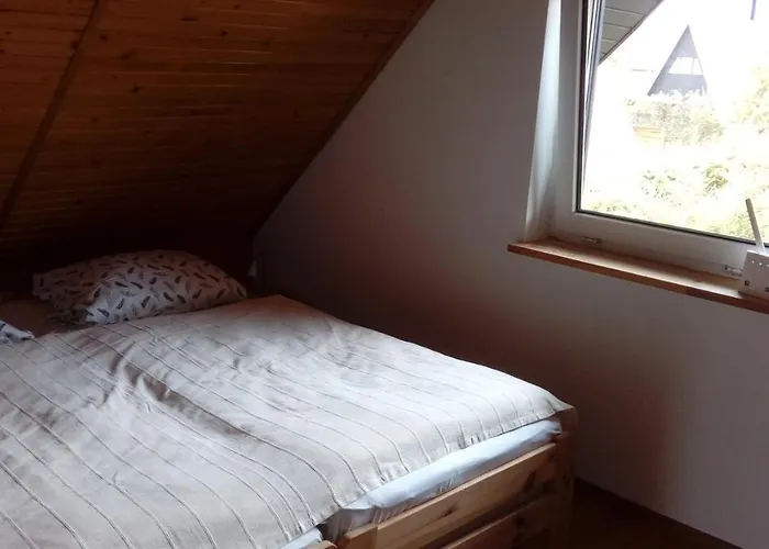 Dom Jaskolcza بيت للعطل